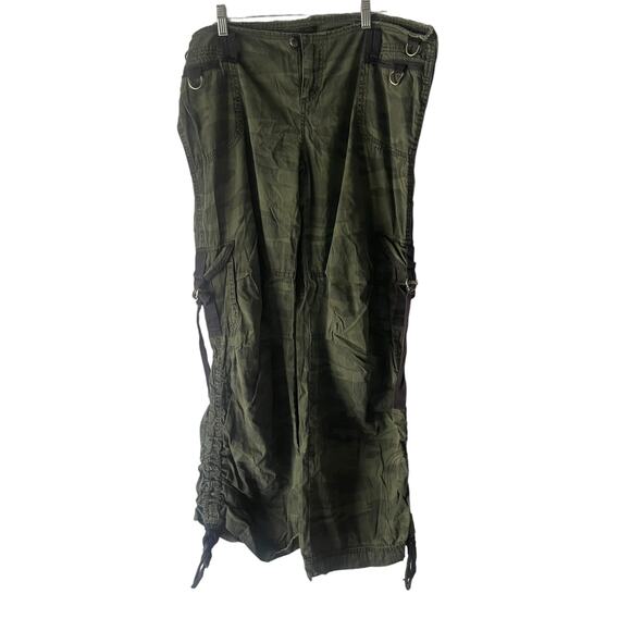 Junior's Size 13 Camouflage Buckle Baggie Straight Leg Pants - Picture 1 of 13